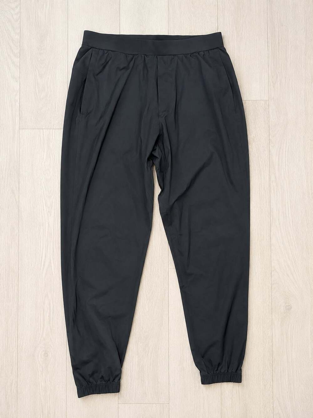 Lululemon Surge Jogger Ventilated Athletic Pants Men’s large 28” inseam